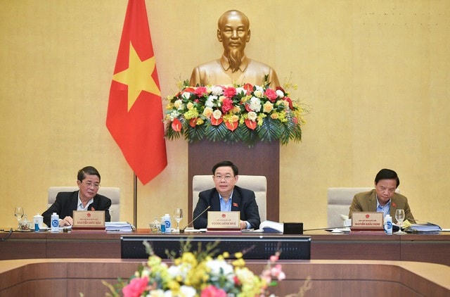 Chủ tịch Quốc hội Vương Đình Huệ phát biểu tại phiên họp. Ảnh: VGP.