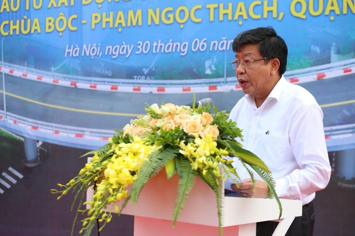 Phó Chủ tịch UBND TP Hà Nội Dương Đức Tuấn phát biểu tại Lễ khánh thành dự án cầu vượt chữ C.
