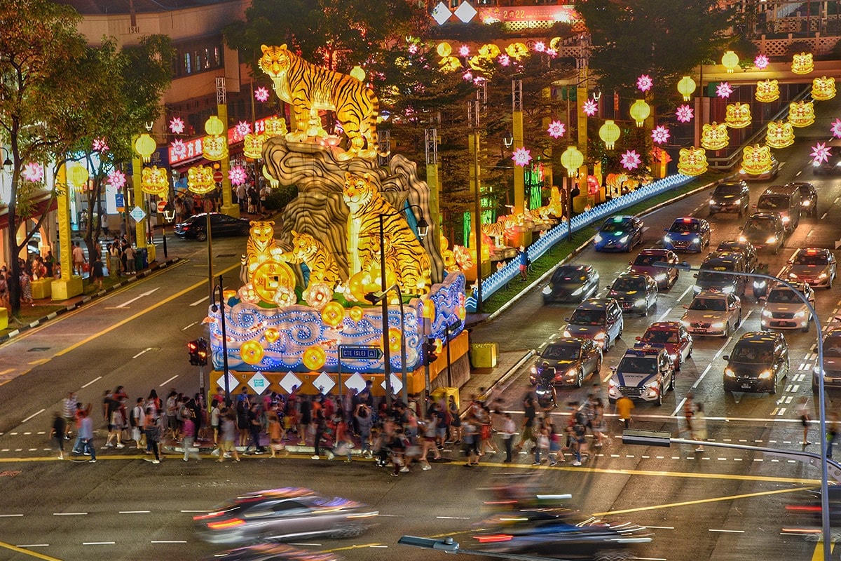 Những chú hổ rực sáng ở Singapore để chào đón năm mới. Ảnh: Straittimes.