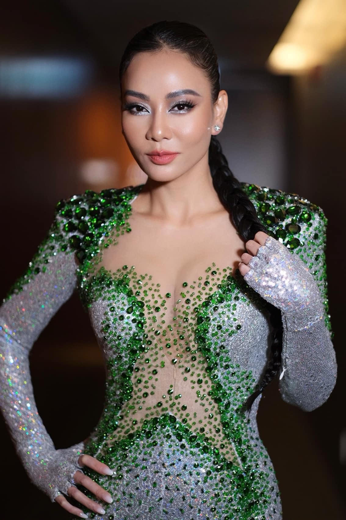 Dù bước sang tuổi 45 nhưng Thu Minh vẫn giữ được nét trẻ trung và xinh đẹp từ thời thiếu nữ.