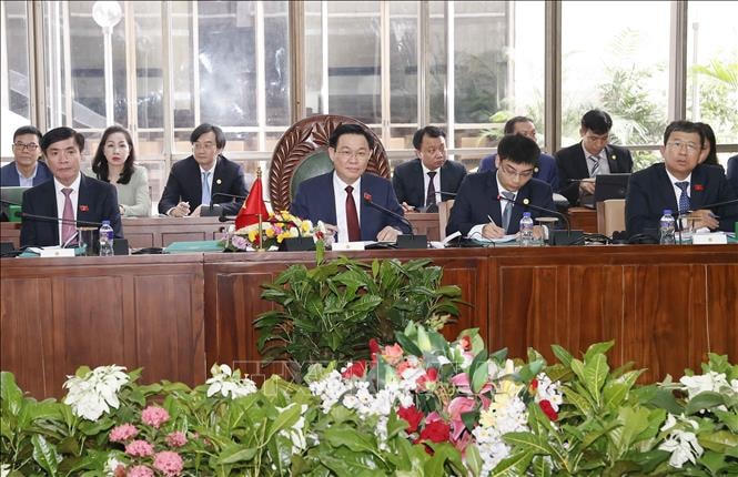 Chủ tịch Quốc hội Vương Đình Huệ phát biểu tại cuộc hội đàm.