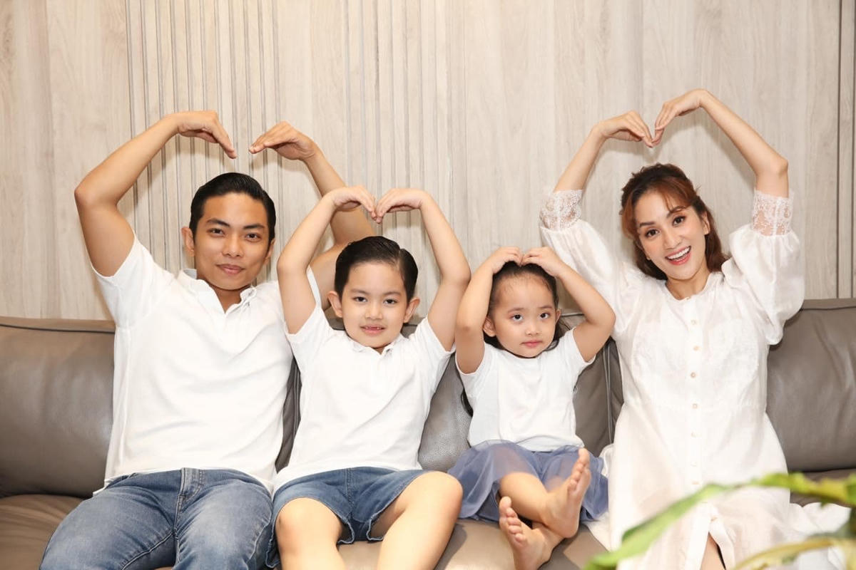 Trải qua sóng gió, Phan Hiển - Khánh Thi có tổ ấm viên mãn khiến nhiều người ngưỡng mộ. 