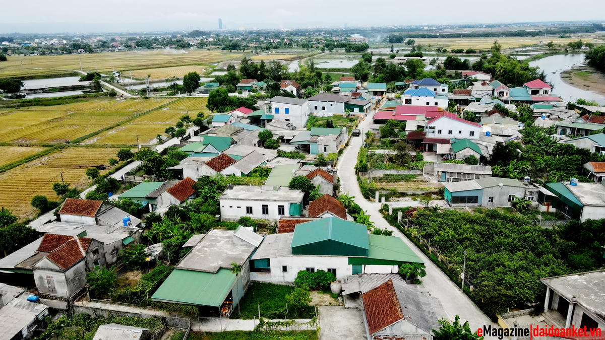 Thôn Hòa Mỹ đất chật, người đông.