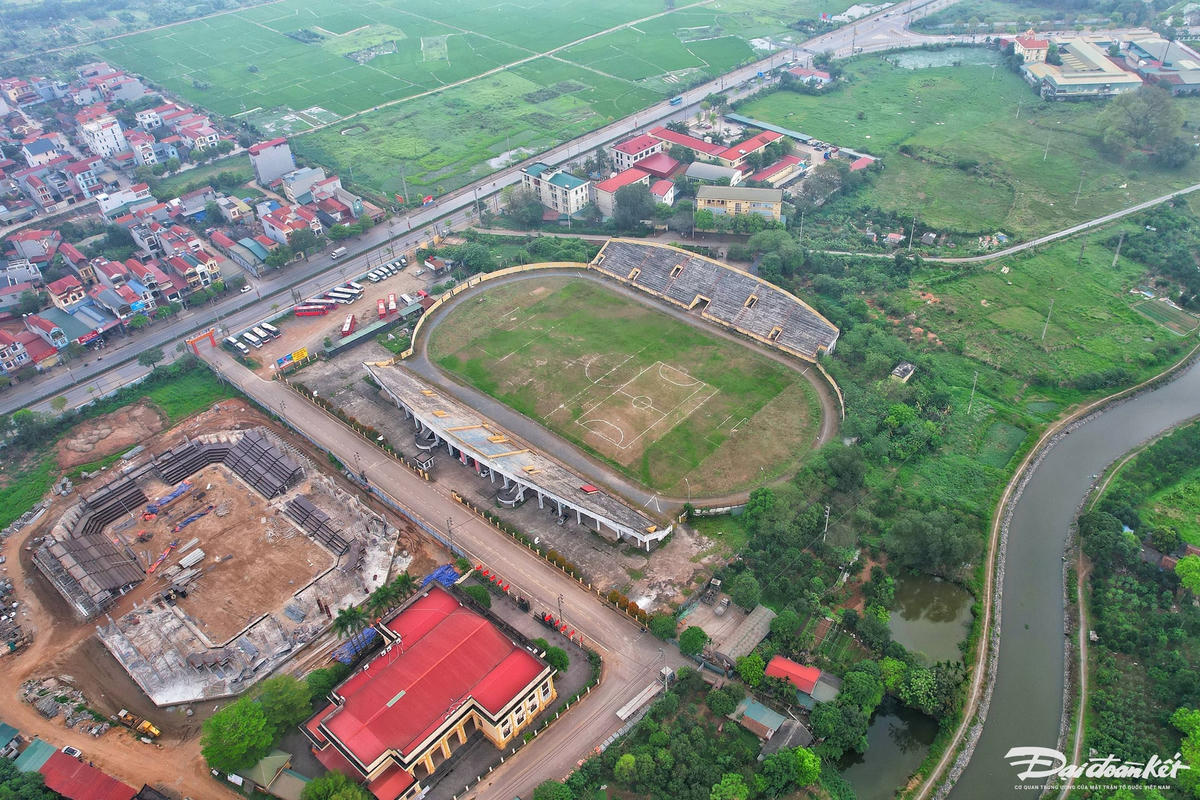 san_bong-le-khanh1.jpg