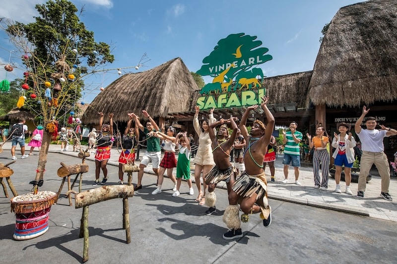 "8Wonder"&nbsp;&nbsp;đưa Maroon 5 đến Phú Quốc United Center