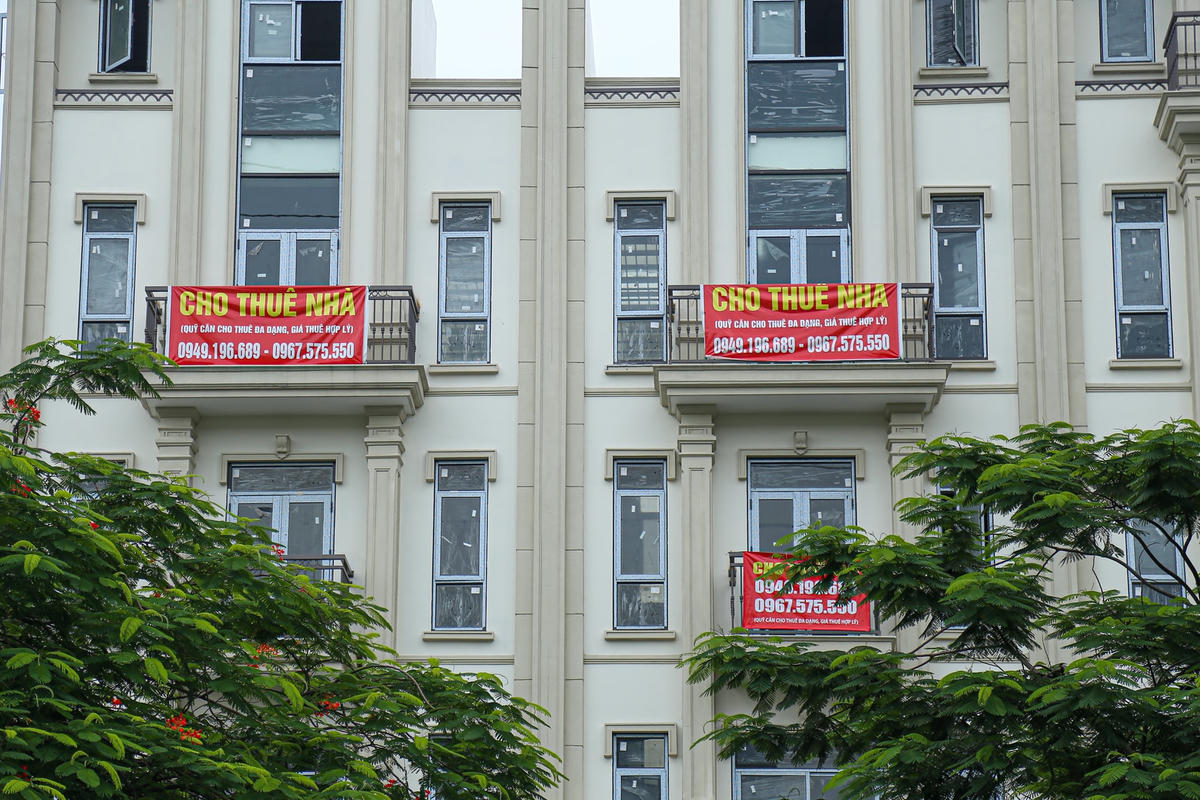 Hà Nội: Cận cảnh shophouse tiền tỷ vẫn'ế' khách thuê