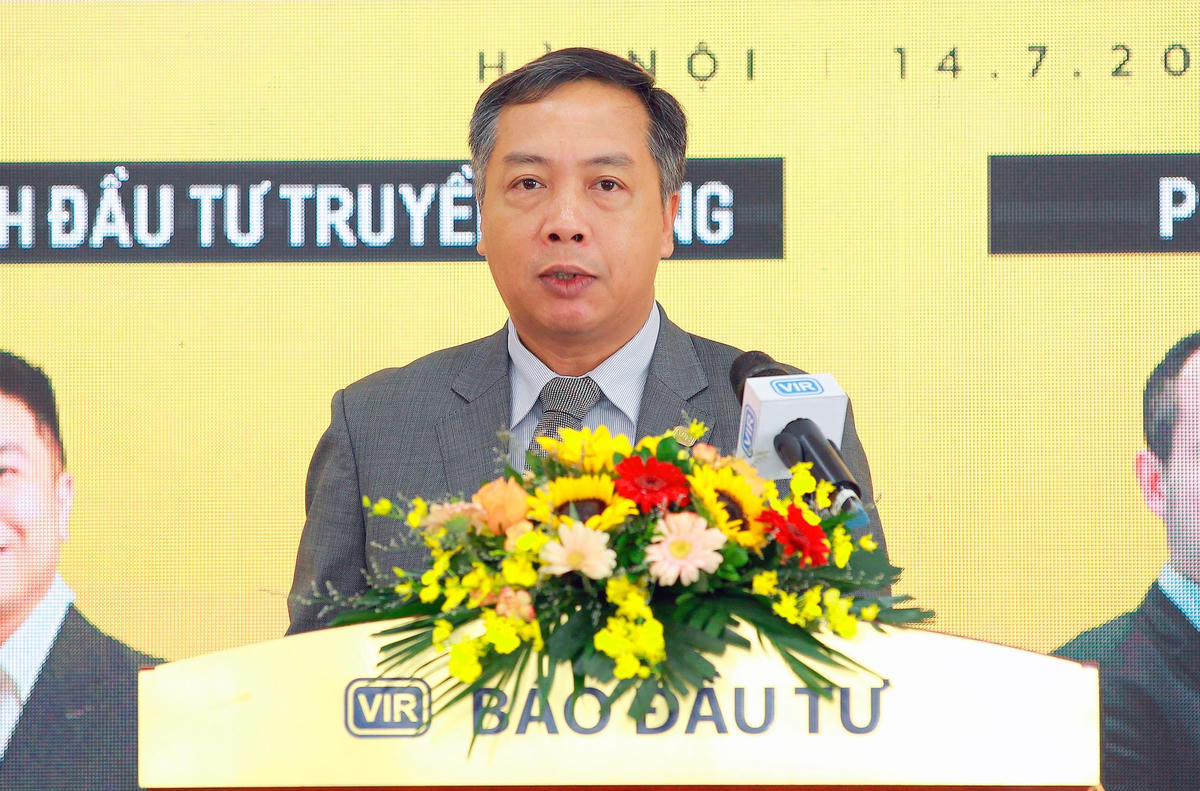 Ông Lê Trọng Minh, Tổng Biên tập Báo Đầu tư phát biểu khai mạc tọa đàm.  