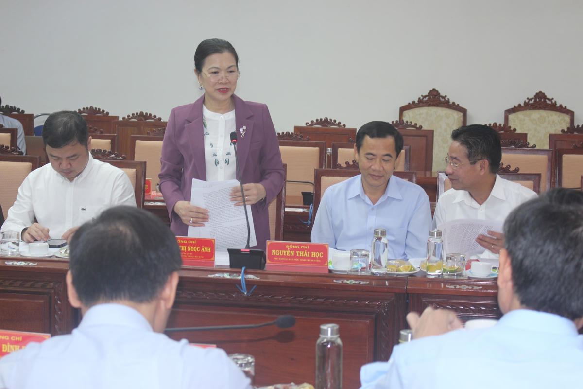 Phó Chủ tịch Ủy ban MTTQ Việt Nam Trương Thị Ngọc Ánh phát biểu tại hội nghị.