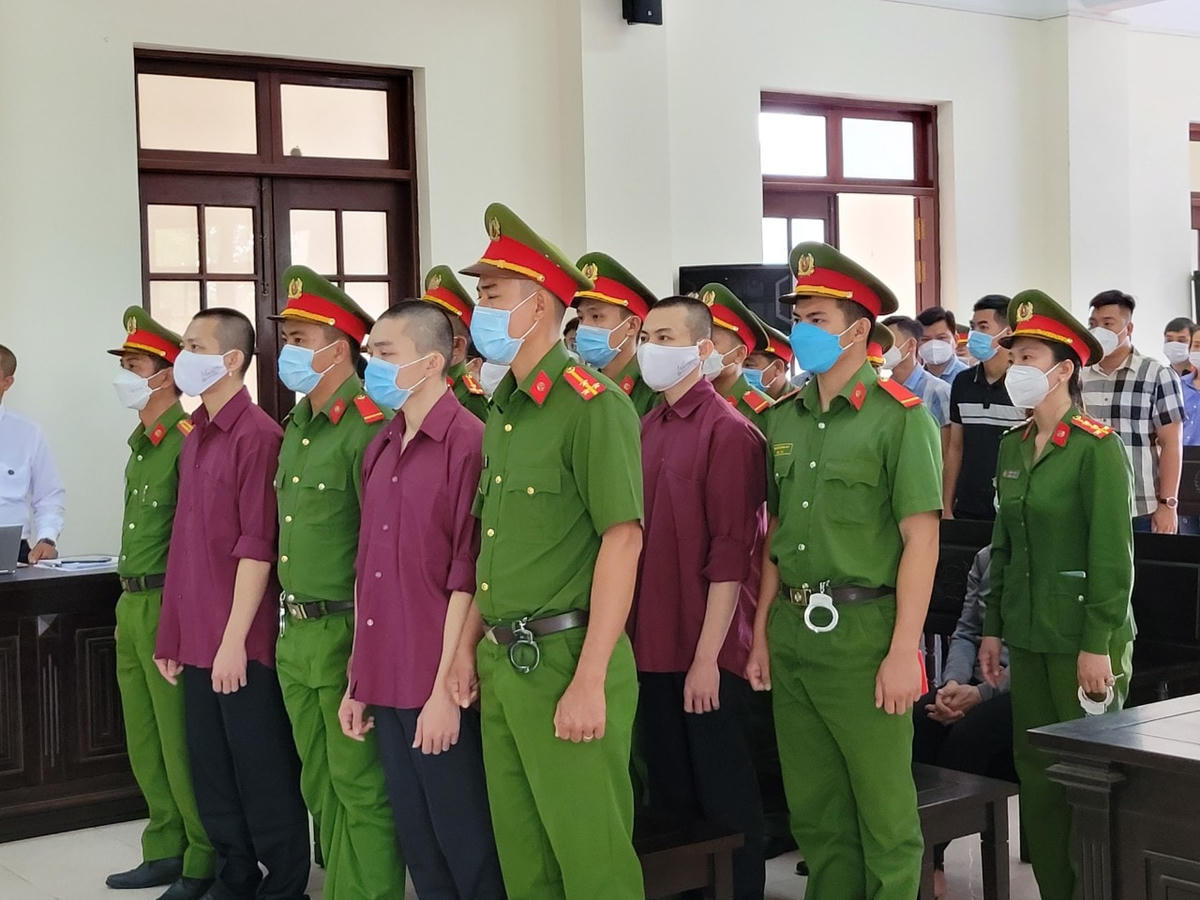 Các bị cáo ở Tịnh thất Bồng Lai nghe tuyên án.
