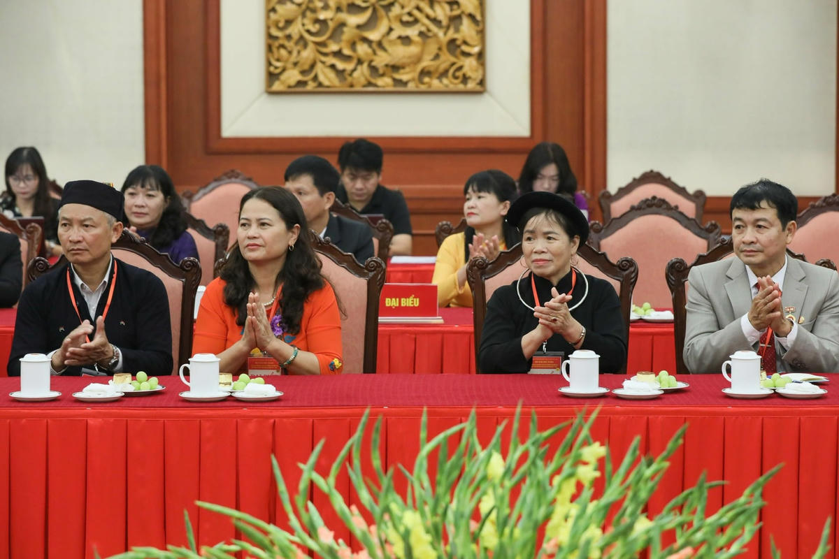 Các đại biểu dự buổi gặp mặt.