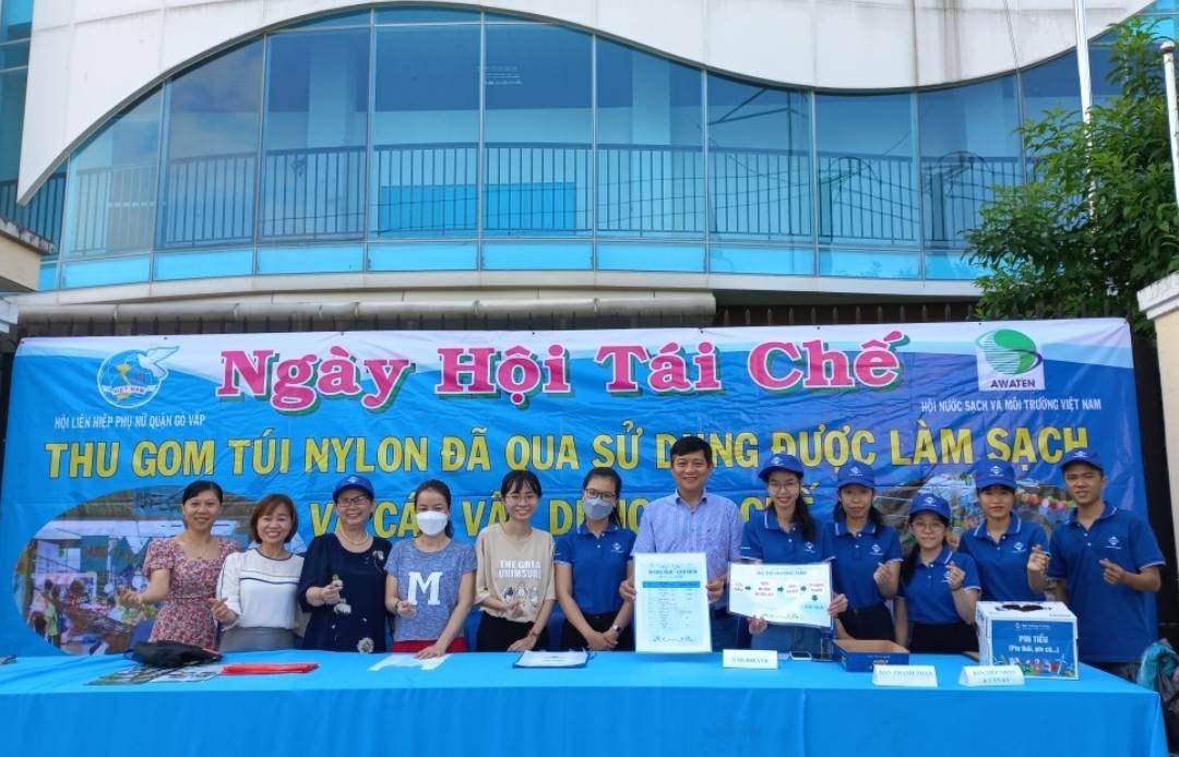 Văn phòng Đại diện Hội nước sạch và Môi trường Việt Nam tại TP Hồ Chí Minh tổ chức chương trình " Ngày hội tái chế" luôn nhận được sự quan tâm của chính quyền địa phương và người dân.