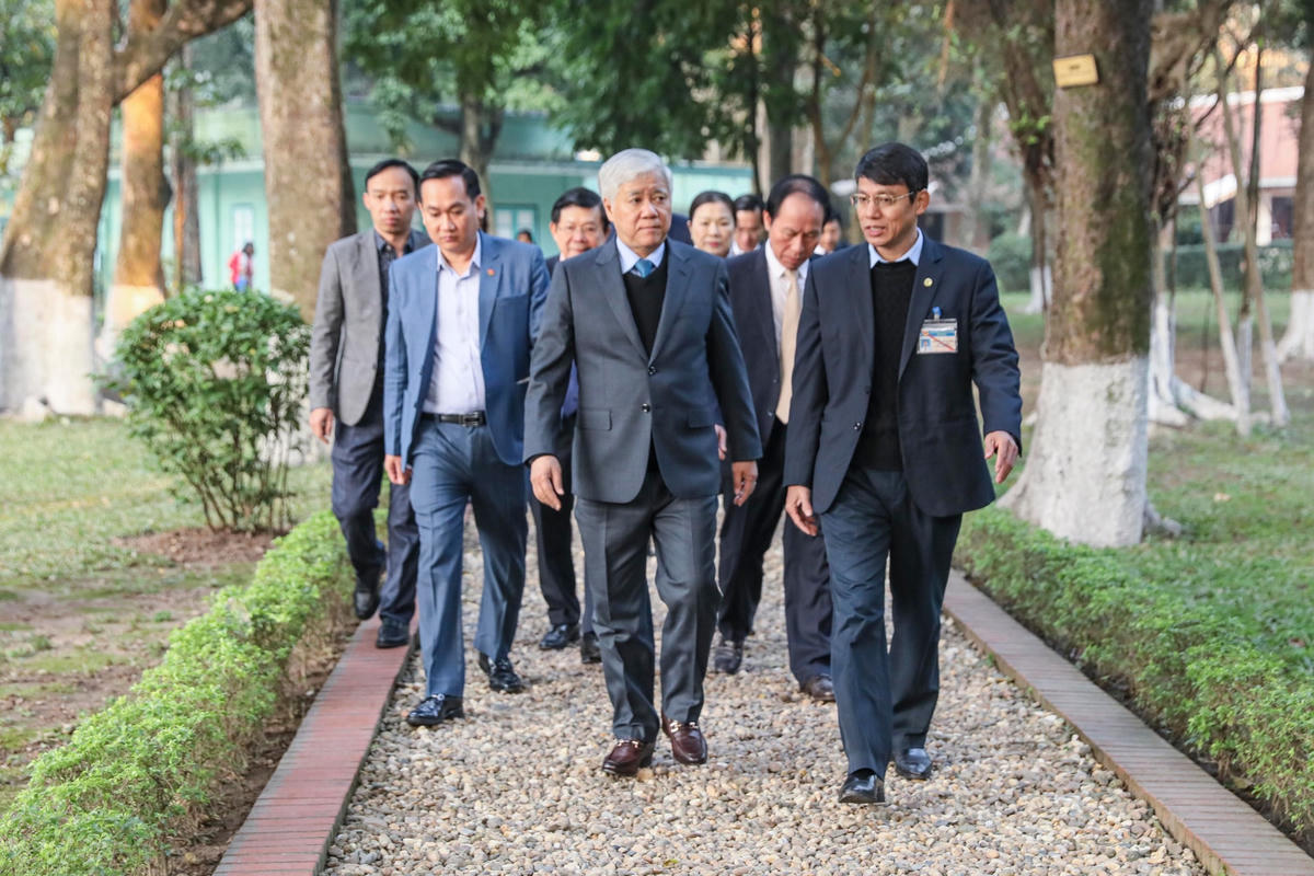Cơ quan UBTƯ MTTQ Việt Nam gặp mặt đầu xuân, ký kết giao ước thi đua năm 2023