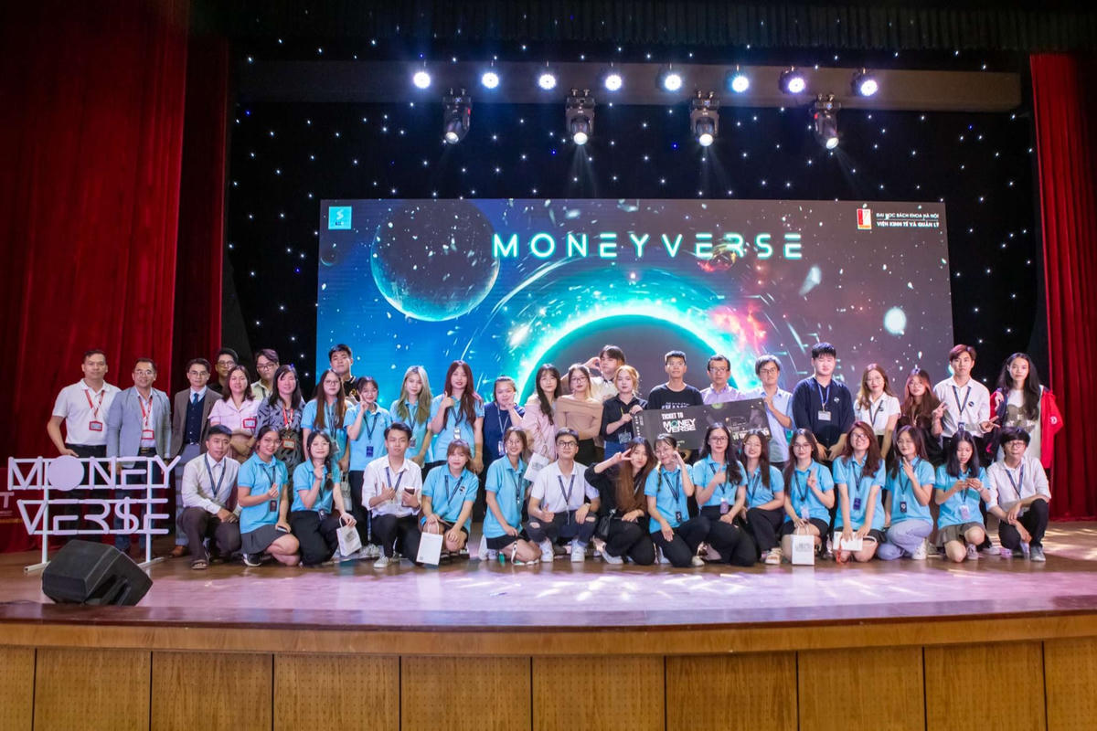 Sau những màn tranh tài, đấu trí căng thẳng trên sân khấu, Ban Giám khảo đã lựa chọn được chủ nhân của các tấm vé First Class và Business Class. Ngoài ra, tất cả công dân có mặt tại Unitour: Money Hunter 2 đều sẽ nhận được vé hạng Economy đến với chuyến bay tới “Vũ trụ đồng tiền”.