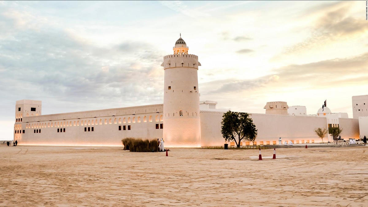 Cung điện Hosn thế kỷ 18, hay Qasr al Hosn. Ảnh: CNN.