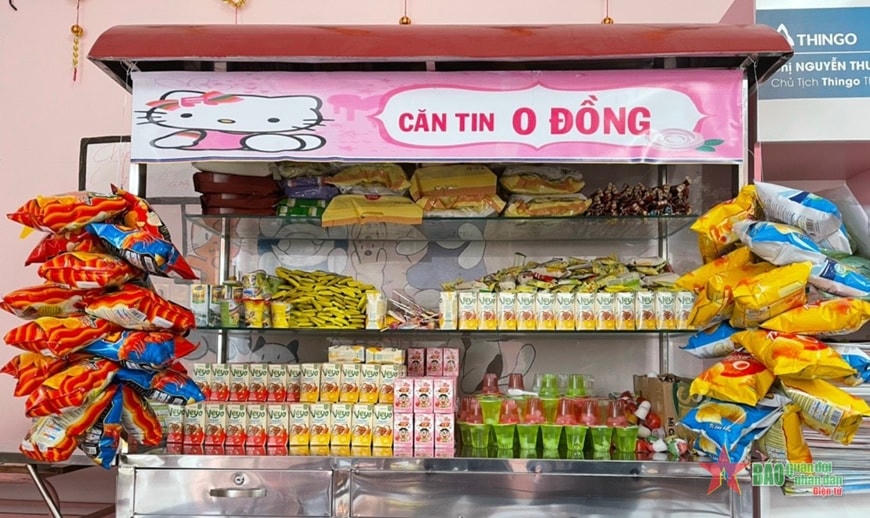 Căn tin “0 đồng” thầy Khải dành tặng các em học sinh. Ảnh: Diệu Huyền.