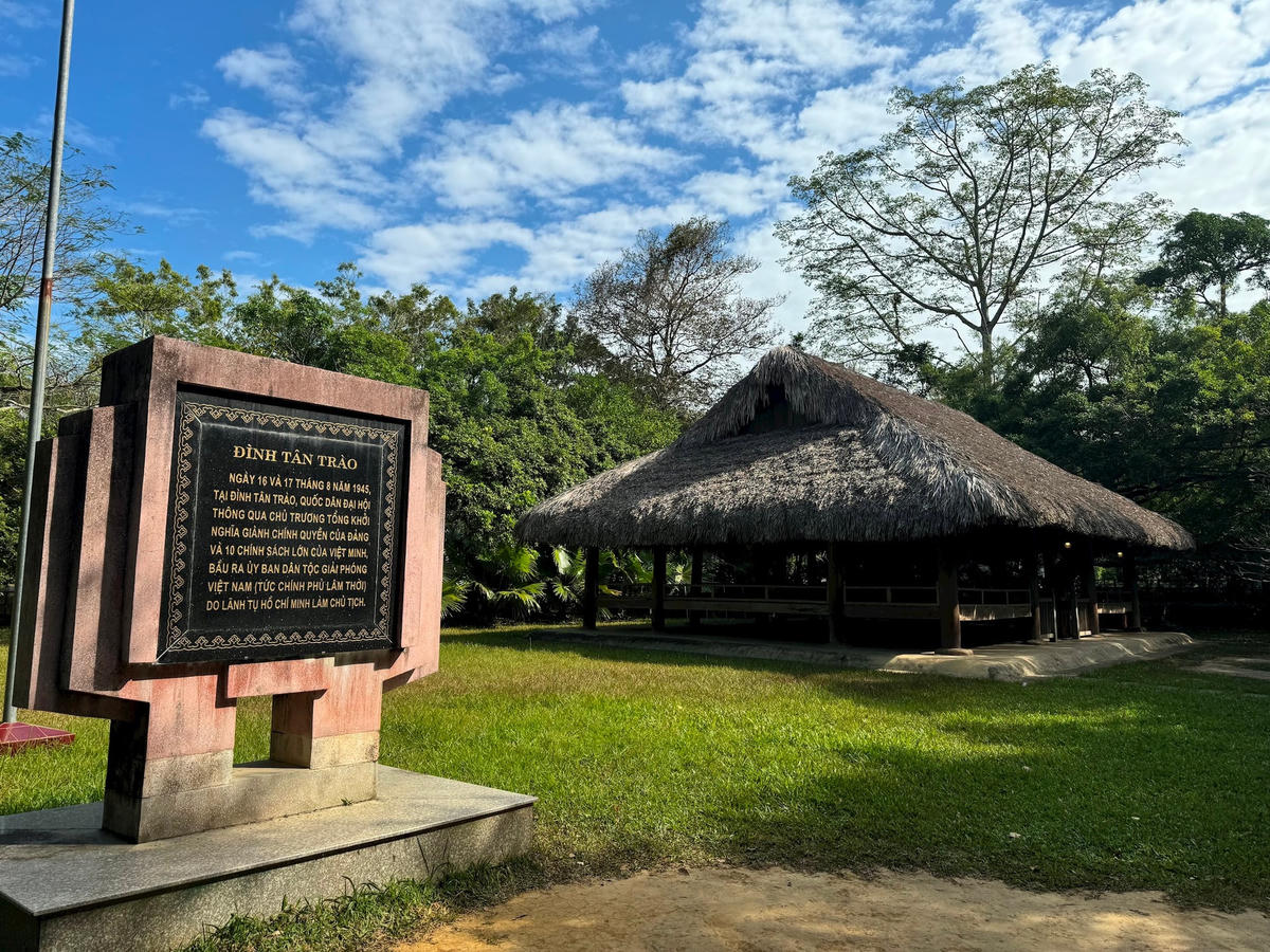 dinh Tân Trào