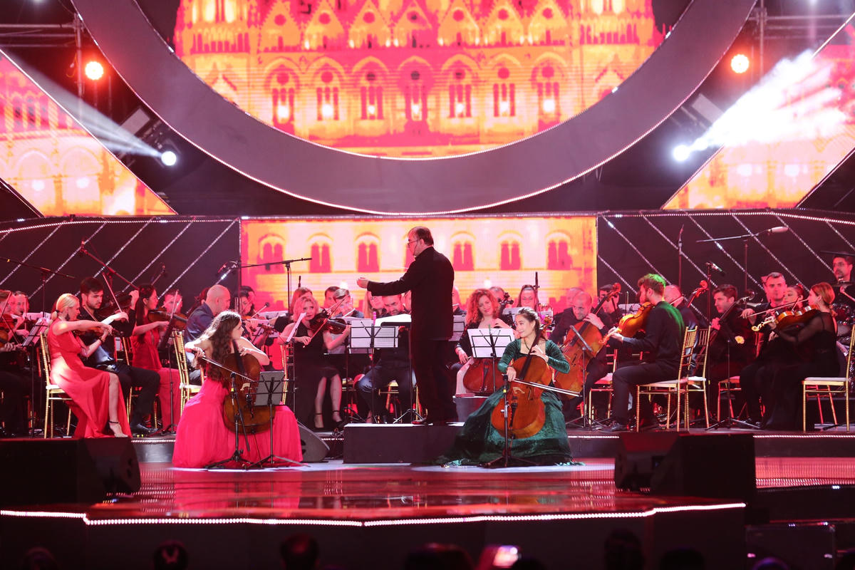 Dàn nhạc giao hưởng quốc tế Bucharest Symphony Orchestra trình diễn gần 20 tiết mục tại Lễ hội Âm nhạc Quốc tế - Hoa Sen SoundFest 2023.