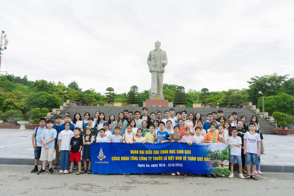 Tuyên dương khen thưởng học sinh tiêu biểu năm học 2022 – 2023