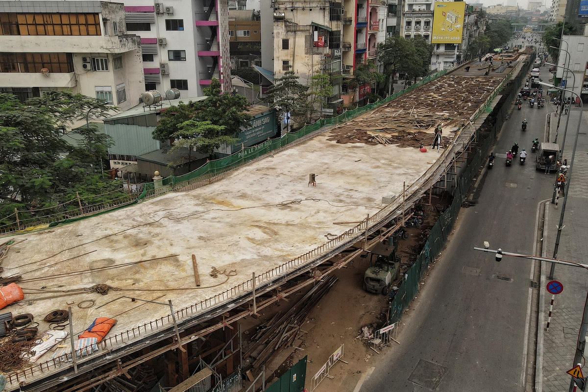Ông Phạm Huy Hiệu, Tư vấn giám sát cầu vượt chữ C, đây là cây cầu cong, các cao độ biến thiên liên tục, do vậy quá trình thi công các nút dầm cong gặp rất nhiều khó khăn.