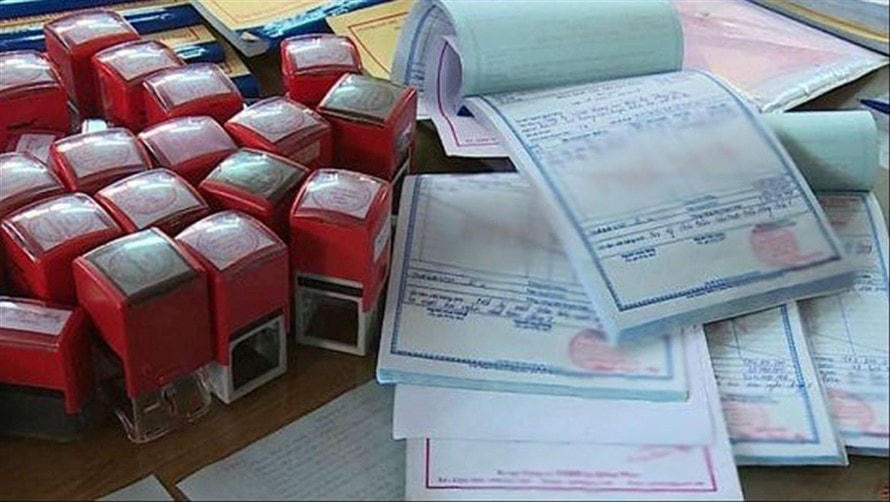 Tang vật một vụ án mua bán hóa đơn trái phép.
