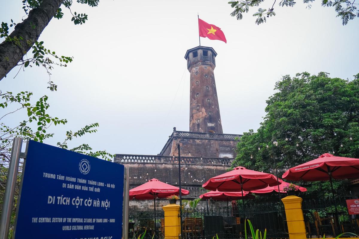 Ngắm Hà Nội bình yên trong ngày đầu năm mới