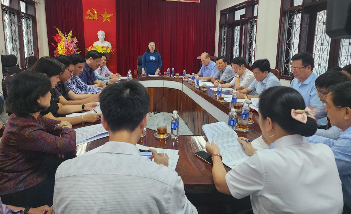 Ban vận động Quỹ “Vì người nghèo” tỉnh Quảng Bình họp bàn triển khai nhiệm vụ.