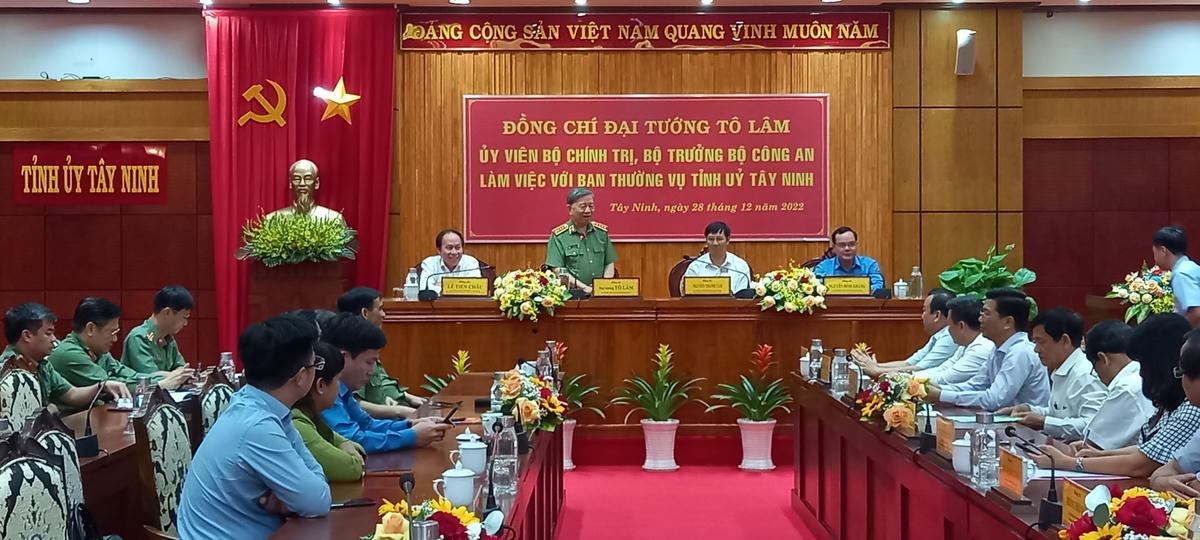 Đoàn công tác thăm, làm việc, chúc Tết tại Tỉnh uỷ Tây Ninh.