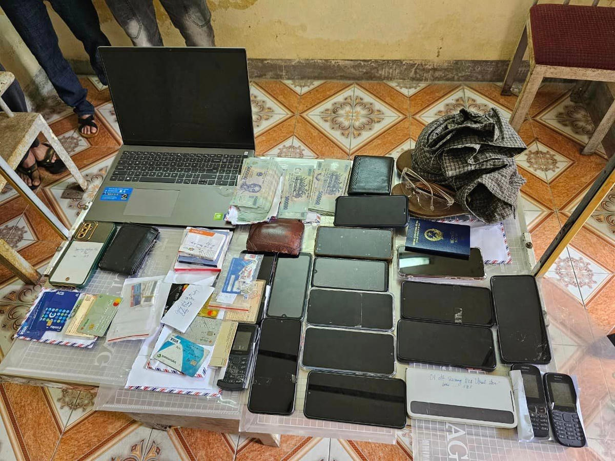 Tang vật thu giữ từ vụ án.