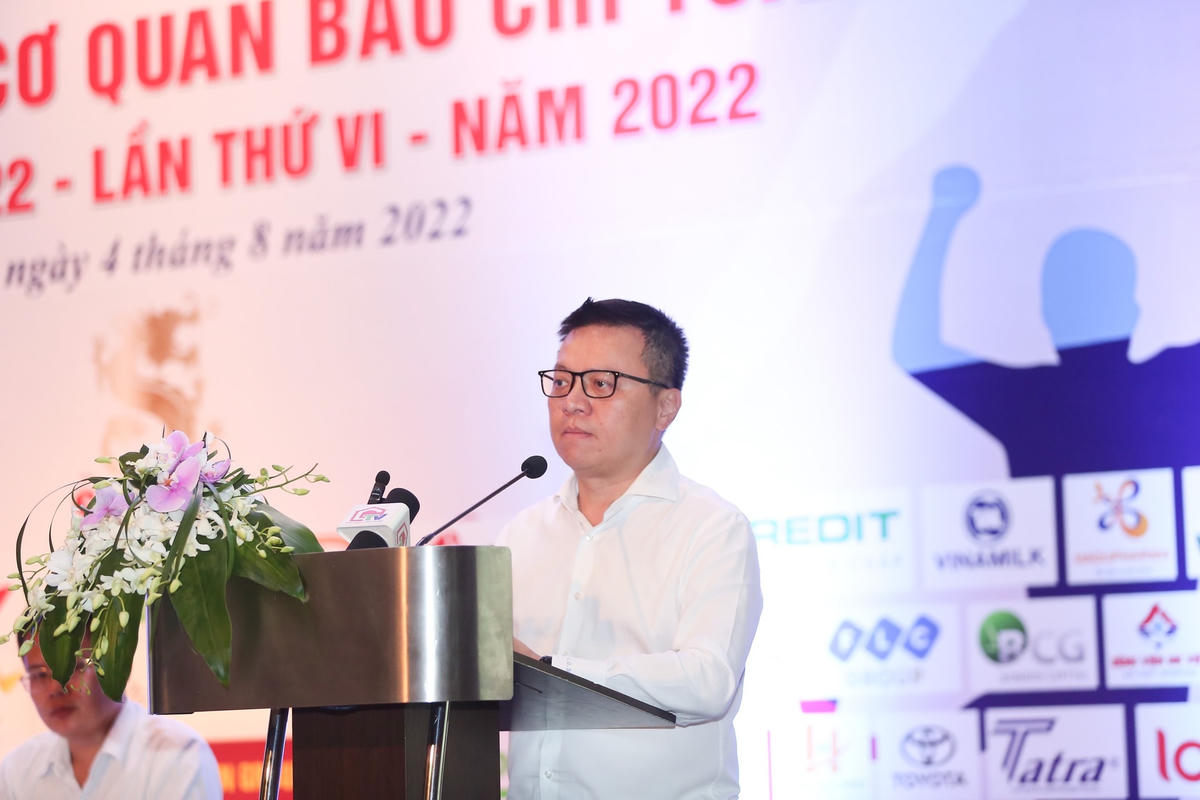 Ông Lê Quốc Minh, Ủy viên BCH Trung ương Đảng, Tổng Biên tập Báo Nhân Dân, Phó Trưởng ban Tuyên giáo Trung ương, Chủ tịch Hội nhà báo Việt Nam, Trưởng ban chỉ đạo Press Cup 2022 phát biểu chỉ đạo buổi họp báo.