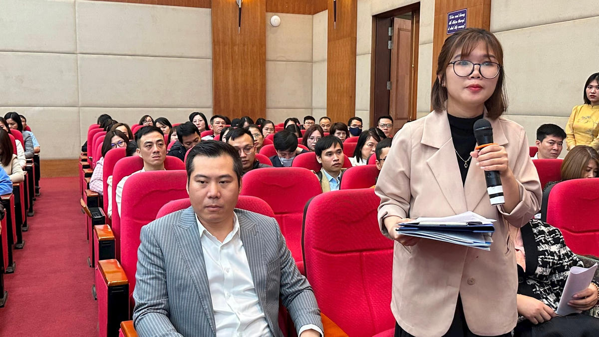 Đại diện Công ty TNHH Nhôm Đông Á mong muốn được khai báo hải quan một lần cho nhiều lô hàng.