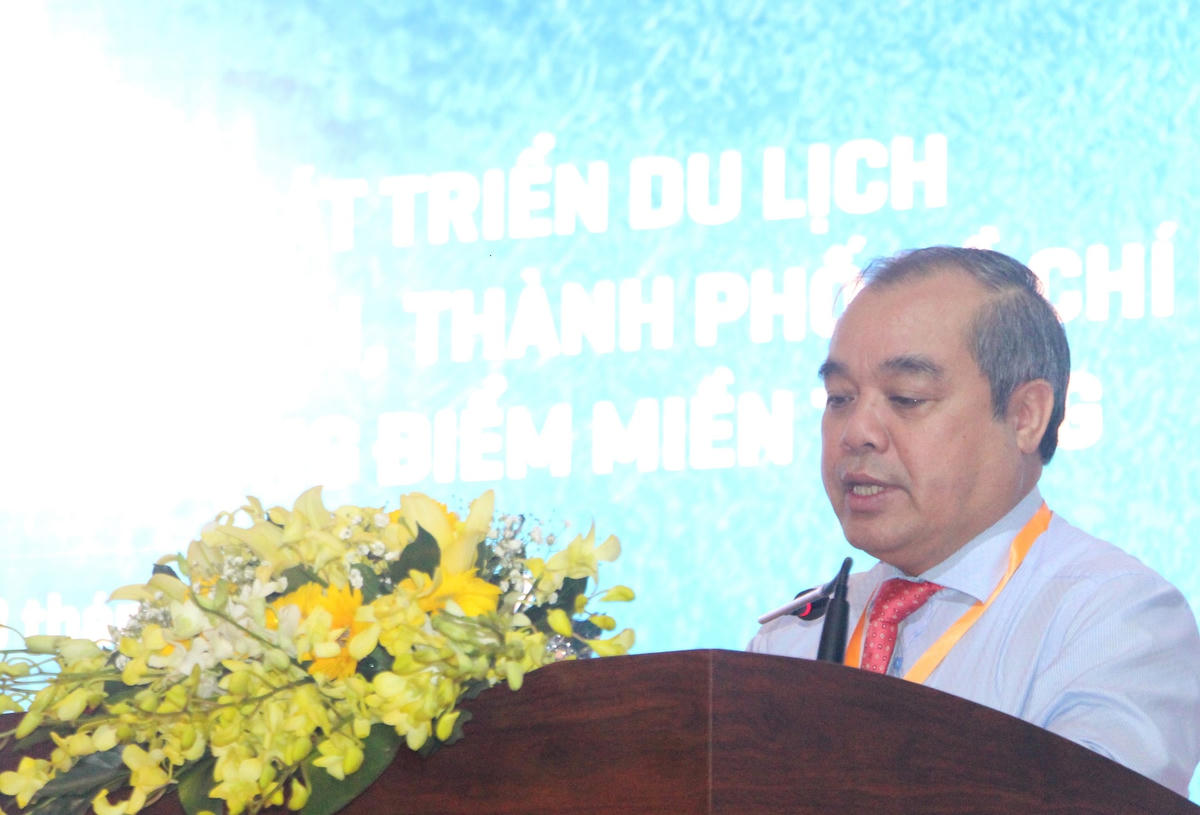 Ông Trần Hoàng Tuấn, Phó Chủ tịch Thường trực UBND tỉnh Quảng Ngãi khai mạc Hội nghị.