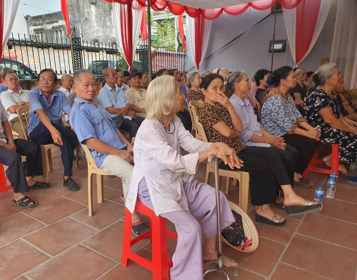 Cán bộ, nhân dân khu dân cư Đệ Tứ đã và đang đoàn kết, xây dựng cuộc sống tốt đẹp ngay tại địa bàn khu dân cư.