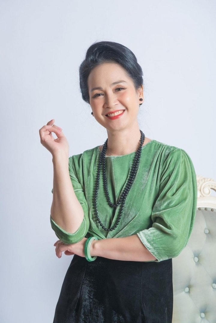 NSND Lan Hương gây ức chế khi khắc họa hình ảnh người mẹ oái ăm, khó chiều. 