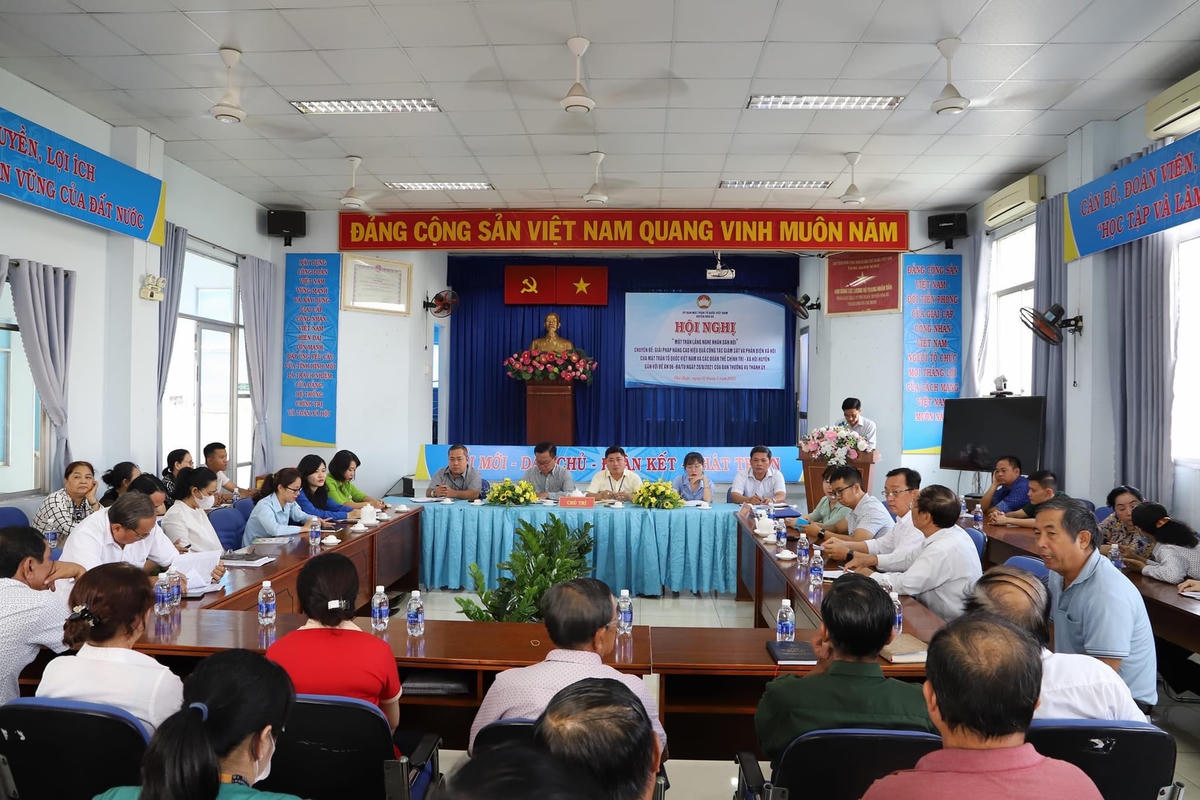 Hội nghị “Mặt trận lắng nghe nhân dân nói” tại huyện Nhà Bè.