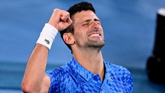 Djokovic mừng trận thắng thứ 33 ở bán kết Grand Slam, hôm 27/1. Ảnh: Sky.  
