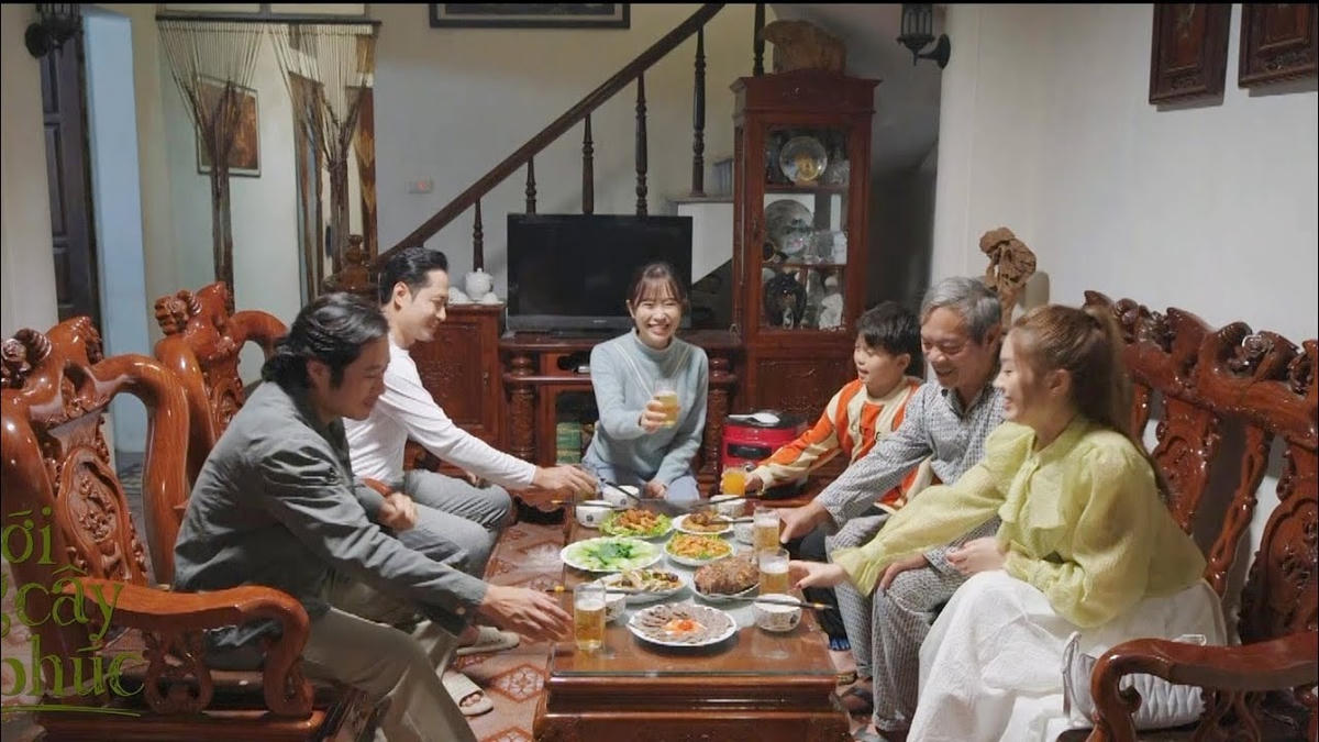 Bộ phim về đề tài gia đình sẽ lên sóng vào dịp Tết Nguyên đán 2023. 