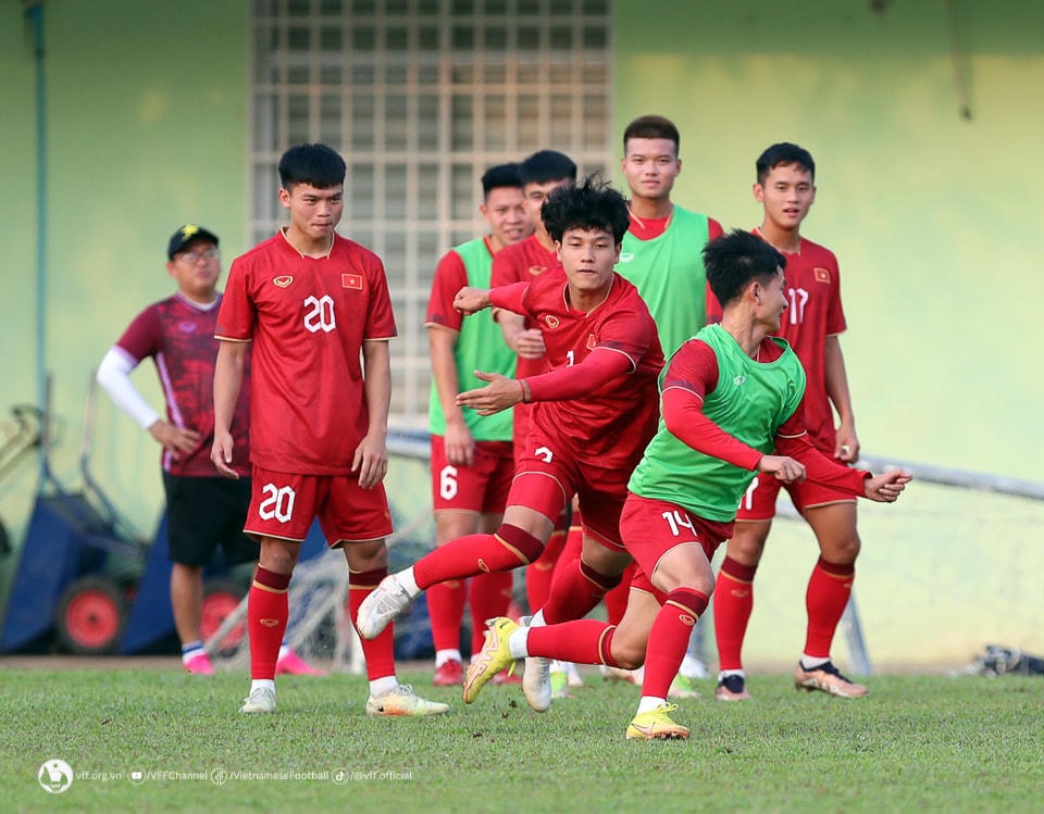 Cầu thủ U22 Việt Nam tập luyện. Ảnh: VFF.