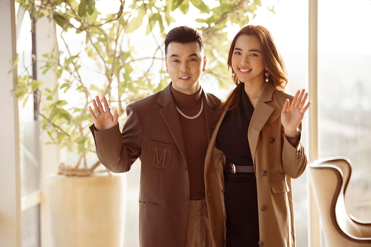 Ưng Hoàng Phúc bên người mẫu Kim Cương.