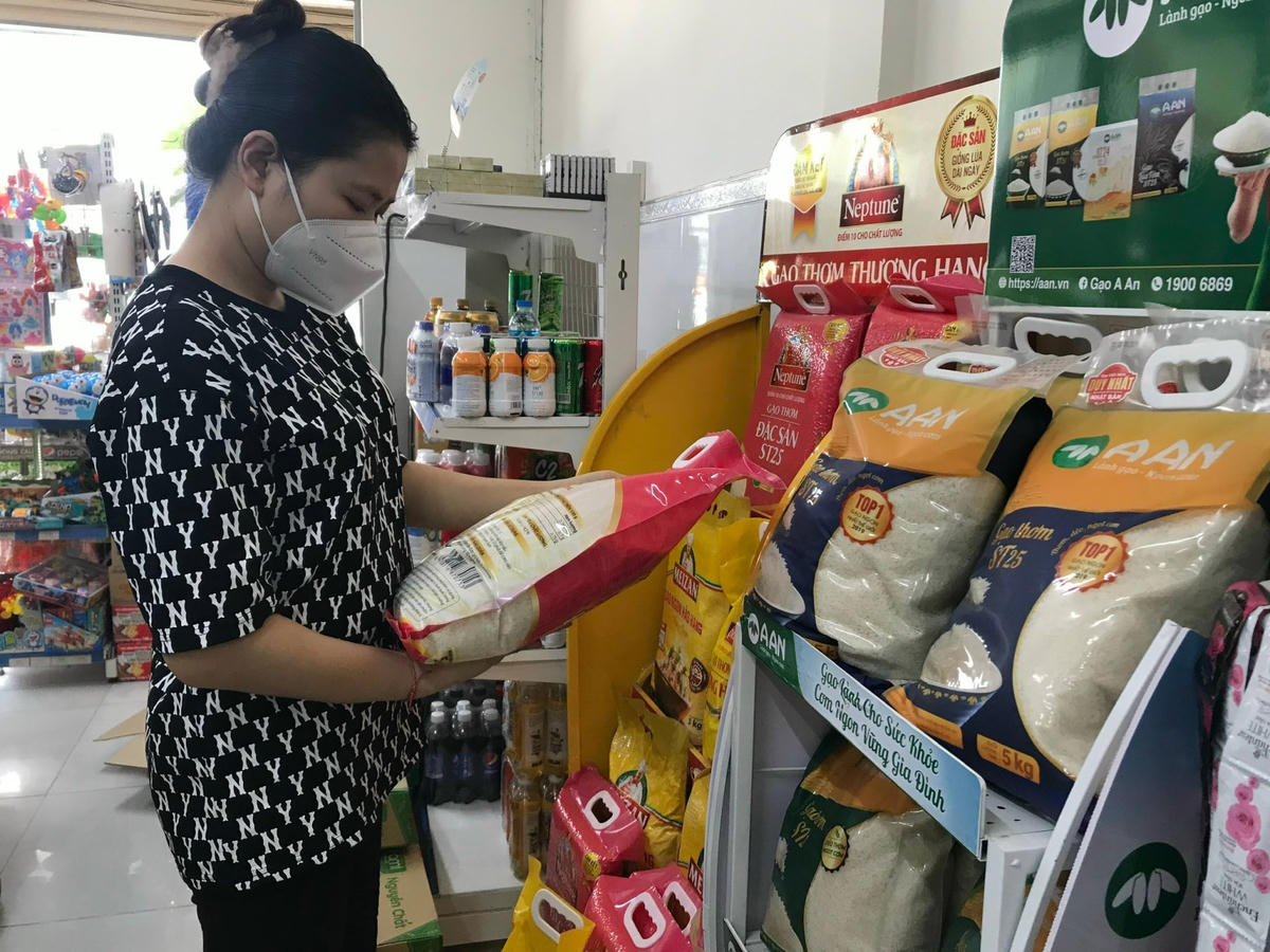 Muốn có thương hiệu gạo Việt đủ mạnh, doanh nghiệp phải xây dựng ngay tại thị trường trong nước.