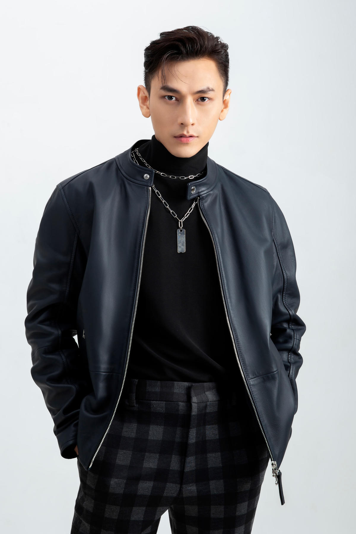 Sự quay trở lại của ca sĩ Isaac đang được đông đảo khán giả mong chờ. 