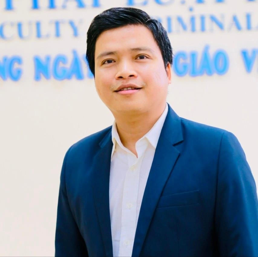 ảnh 5 (1)Tiến sĩ Lưu Hoài Bảo