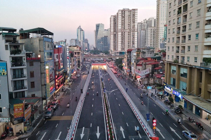 Hình ảnh hầm chui Lê Văn Lương - Tố Hữu khánh thành vào tháng 10/2022 với tổng mức đầu tư 698 tỷ đồng.