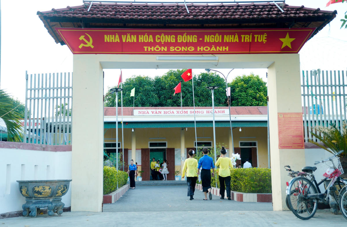 Nhà văn hoá cộng đồng - Ngôi nhà trí tuệ thôn Song Hoành.