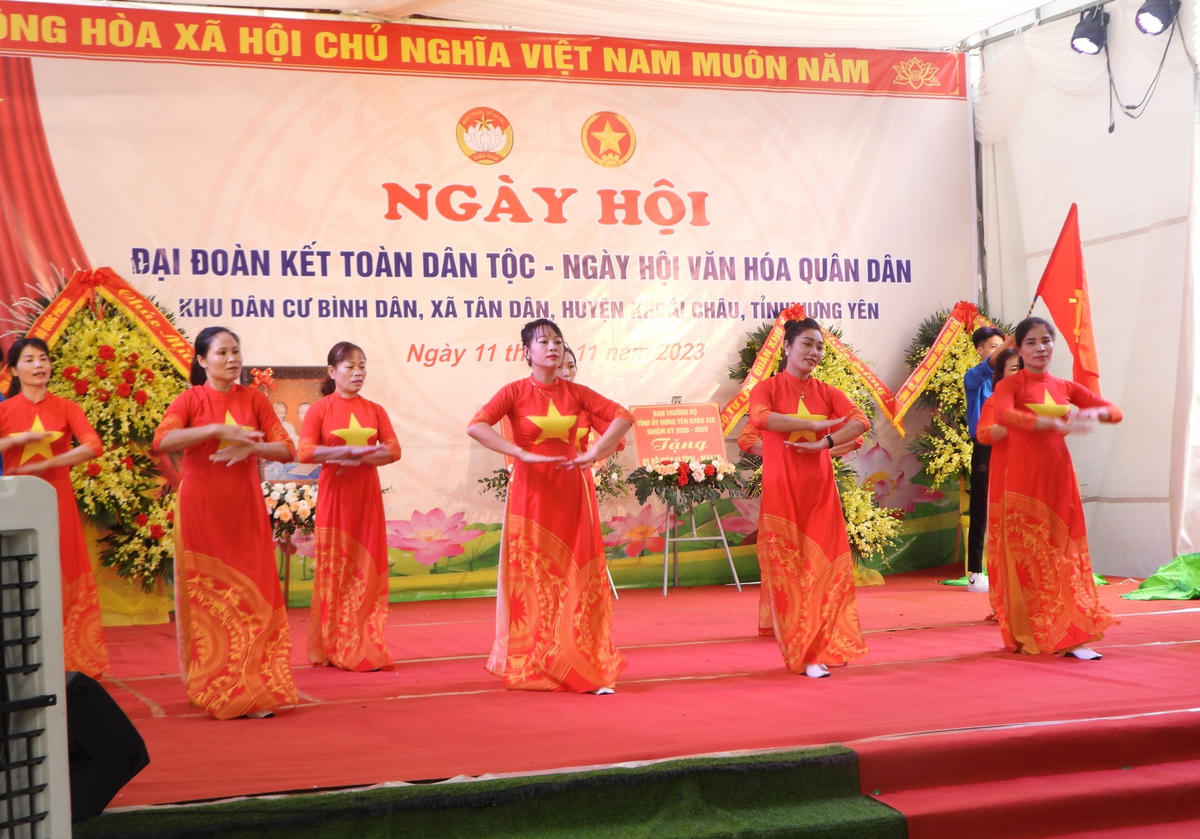 Đại tướng Phan Văn Giang dự Ngày hội Đại đoàn kết toàn dân tộc tại Hưng Yên