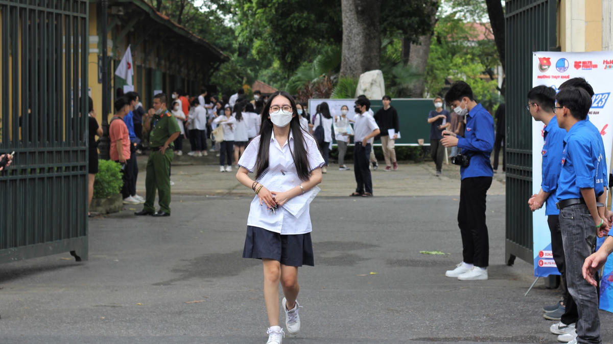 Thí sinh dự thi tuyển sinh vào lớp 10. Ảnh: Ngọc Ánh.