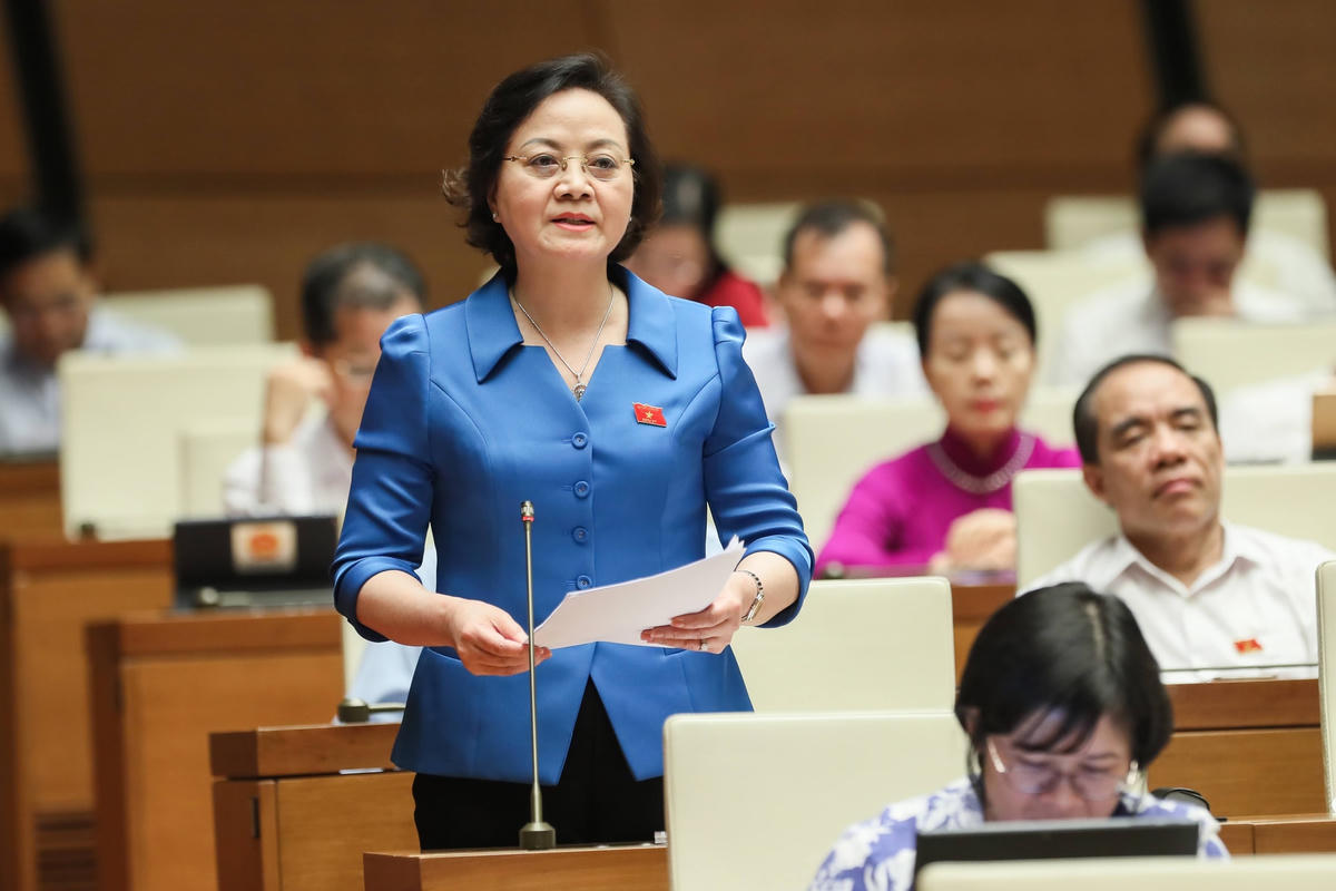 Bộ trưởng Bộ Nội vụ Phạm Thị Thanh Trà phát biểu tại hội trường. Ảnh: Quang Vinh.