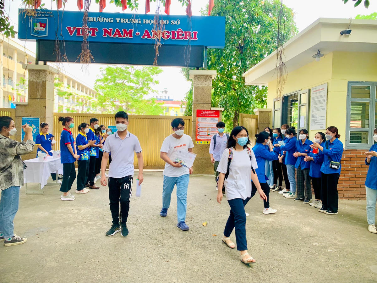 Theo kế hoạch, chiều nay, 7/7, thí sinh sẽ làm bài thi môn Toán, thời gian trong 90 phút, bắt đầu từ 14h30.