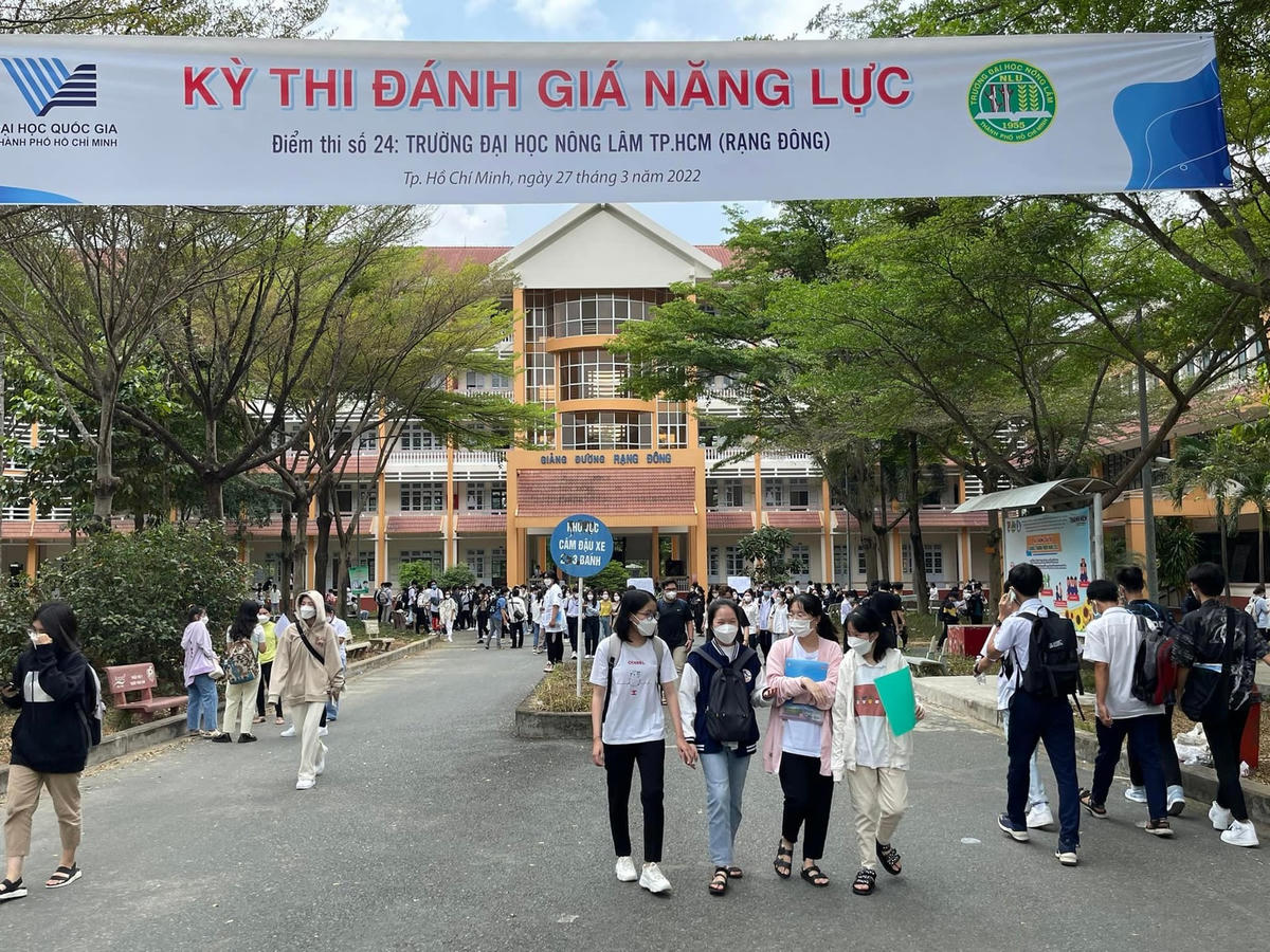 Thí sinh tham dự kỳ thi đánh giá năng lực đợt 1 năm 2022 tại Trường Đại học Nông Lâm TPHCM. Ảnh: NLU.