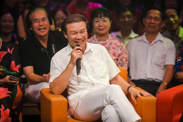 NSND Nguyễn Hải bị bố cấm cửa vì hóa thân nhân vật phản diện quá đạt. 