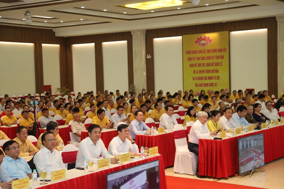 Bí thư Trung ương Đảng, Chủ tịch UBTƯ MTTQ Việt Nam Đỗ Văn Chiến, đại diện lãnh đạo tỉnh Nghệ An tham dự diễn đàn "Lắng nghe tiếng nói Mặt trận cơ sở”. Ảnh: Điền Bắc